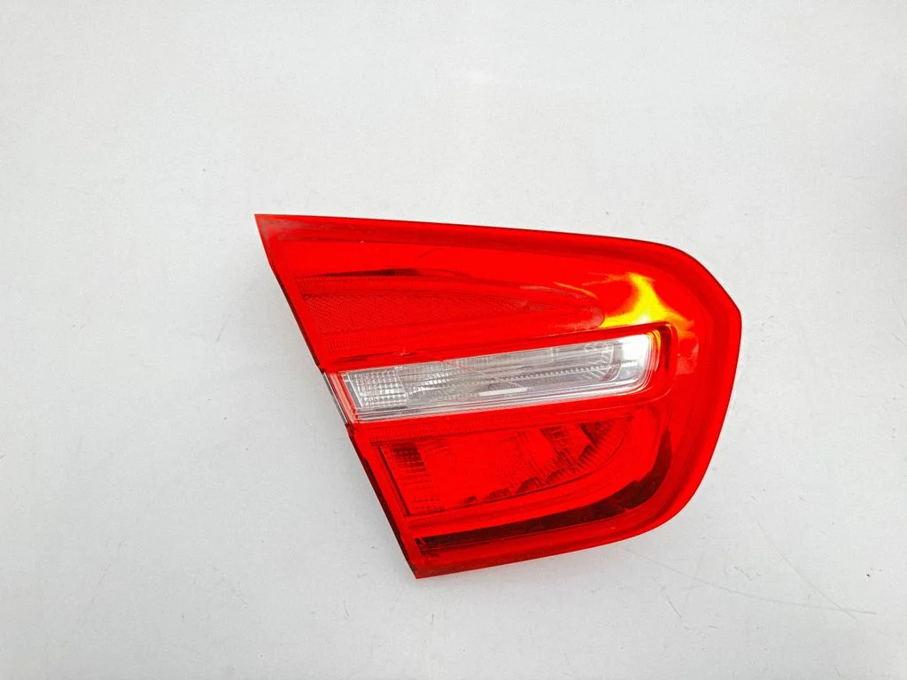 Lampa tylna w błotniku A1569061358