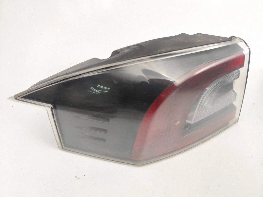 Rear/tail lights – Tesla Model S (2012-)