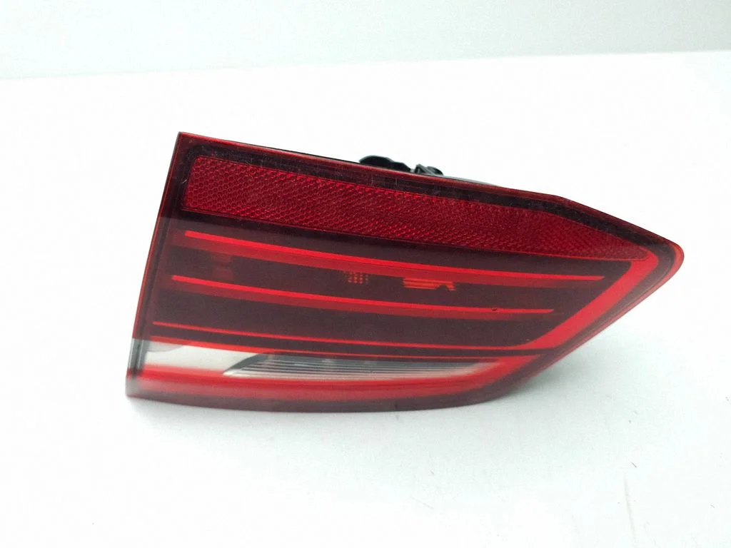 Lampa tylna w klapie 7311042