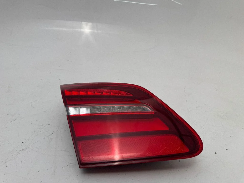 Tailgate rear/tail lights A2469069100