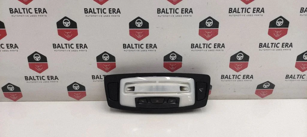 Front seat light 4527904