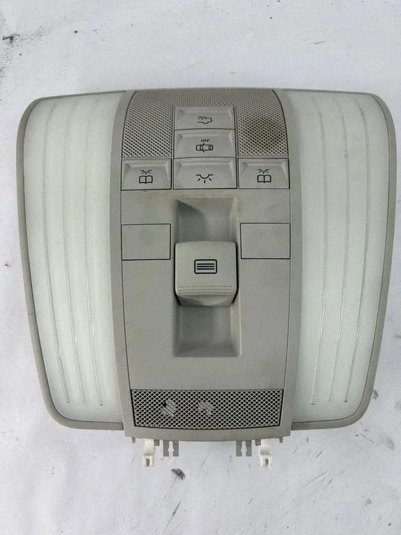 Esiistmete valgustustuli A2129001123