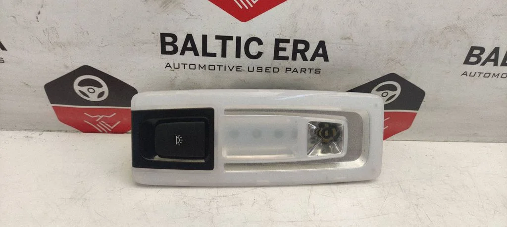 Aizmugurējo sēdvietu apgaismojuma lukturis 9239404