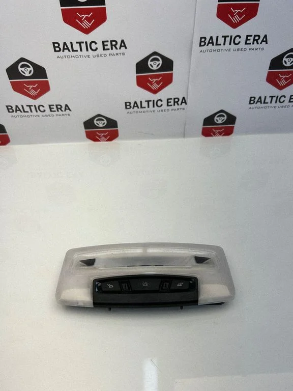 Tagaistmete valgustustuli 713112