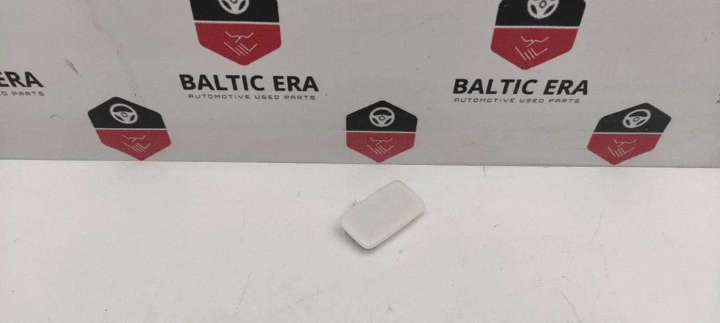 Aizmugurējo sēdvietu apgaismojuma lukturis 9397852
