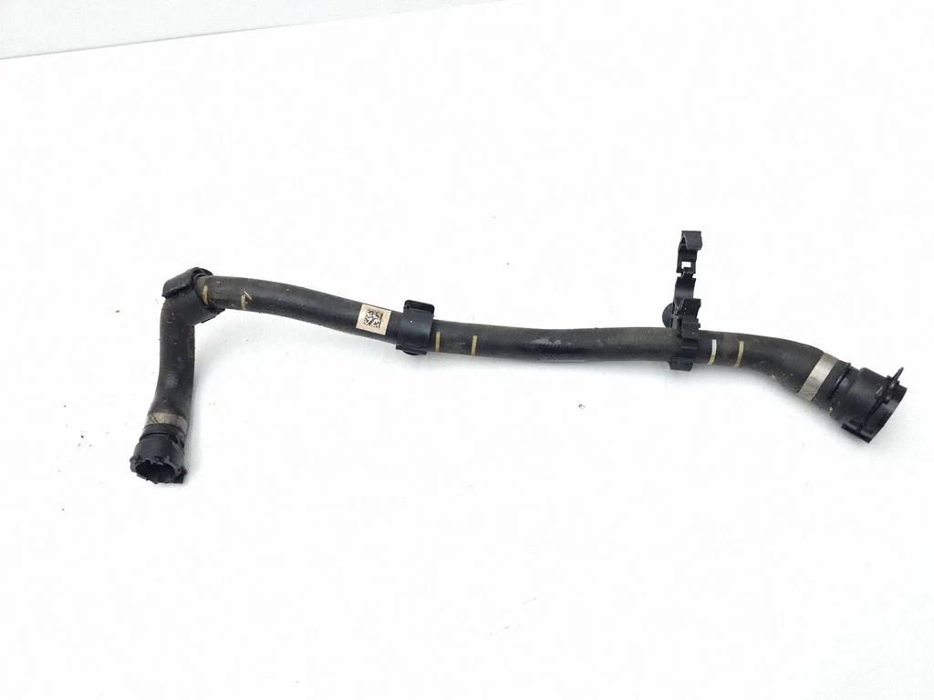 Engine coolant pipe/hose 8673993