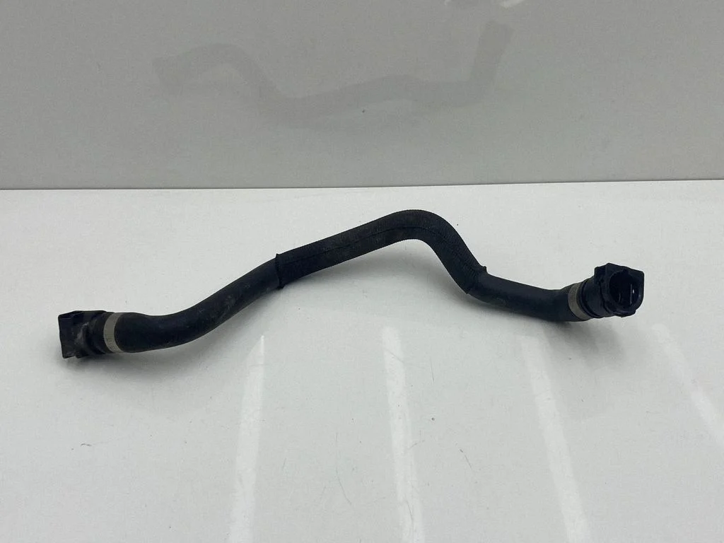 Engine coolant pipe/hose 8572908