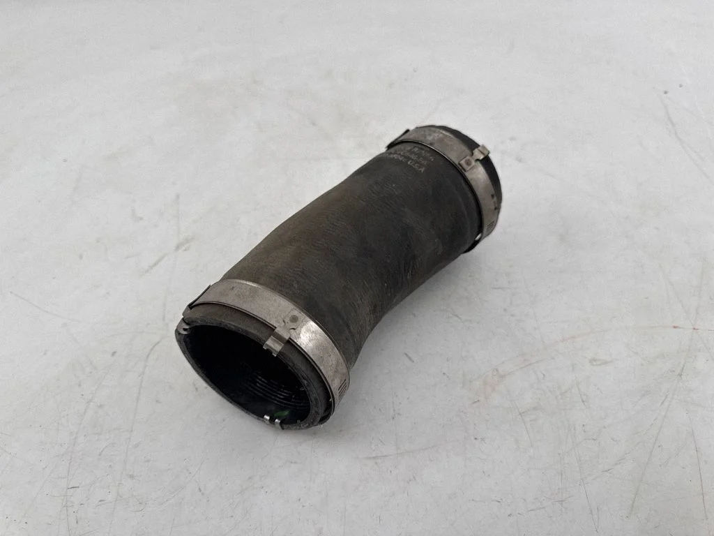 Intercooler hose/pipe GR3C6C646FA