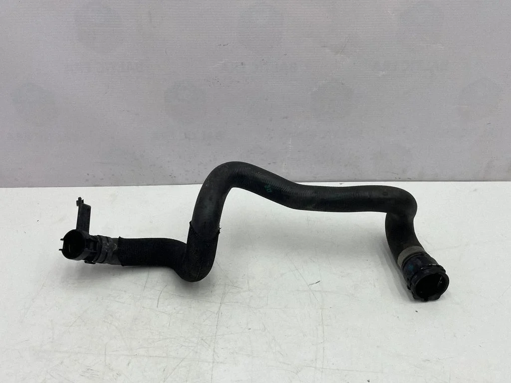Vahejahuti voolik (-ud)/ toru (-d) – Mercedes-Benz C-klass W205 (2014-2021)