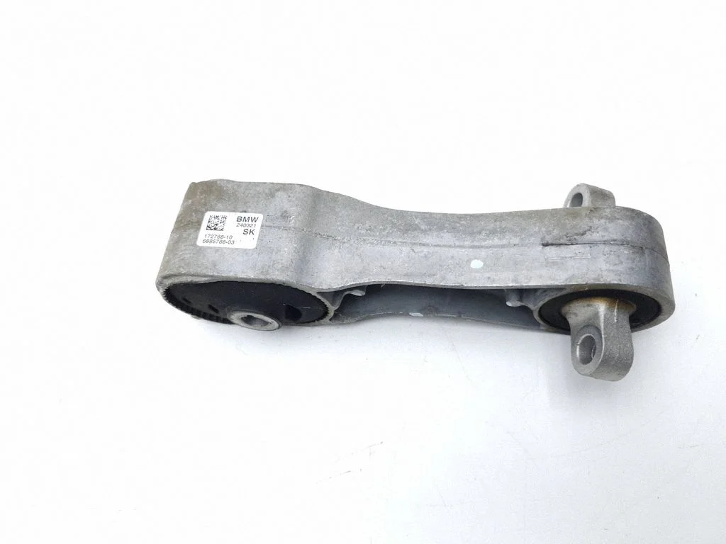 Engine mount bracket 6885788
