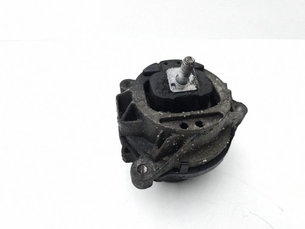 Engine mount bracket 6787663