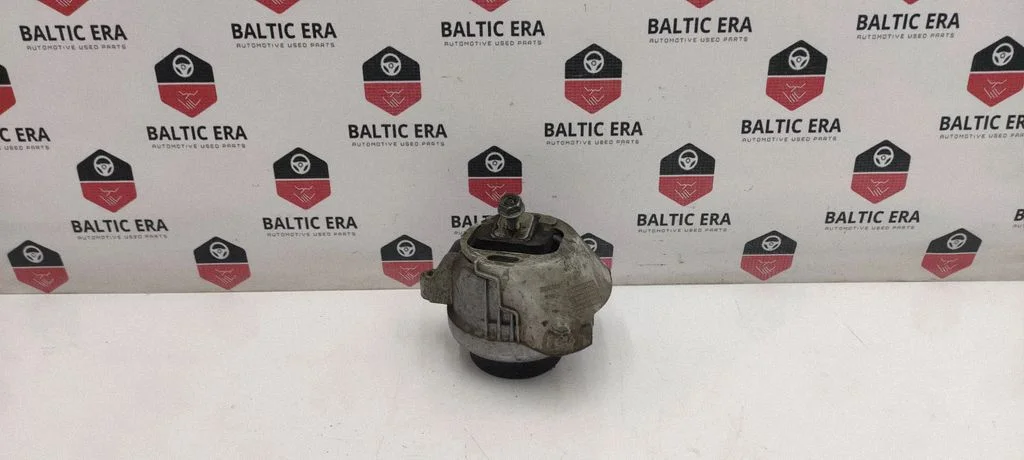 Engine mount bracket 2284818