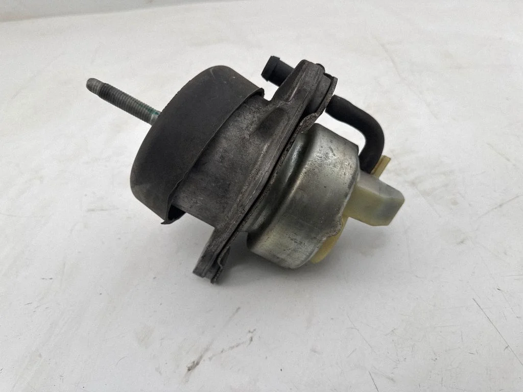 Engine mount bracket FR3C6B032AD