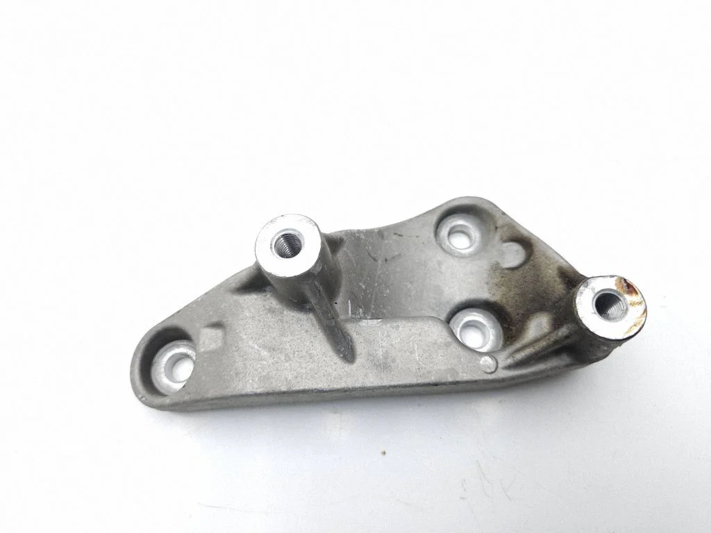 Engine mounting bracket 8513419