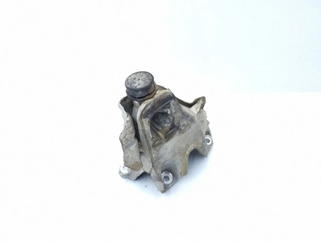 Engine mounting bracket 6864614