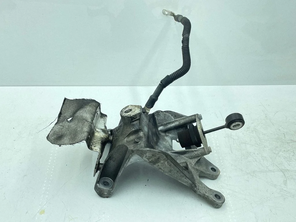 Engine mounting bracket 4M0199308BM