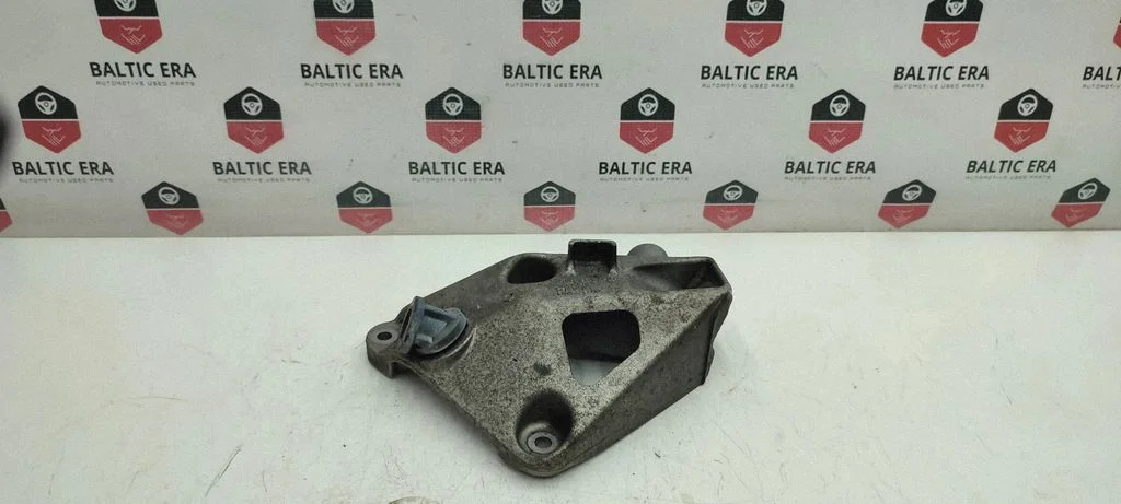 Engine mounting bracket – BMW 4 Series F36 Gran coupe (2017-)