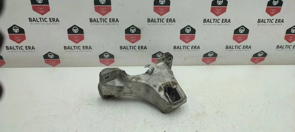 Engine mounting bracket – BMW 4 Series F36 Gran coupe (2017-)