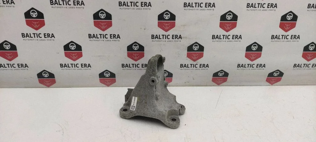 Mootori kinnituskronstein 6859416