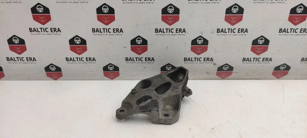 Engine mounting bracket – BMW 4 Series F36 Gran coupe (2017-)