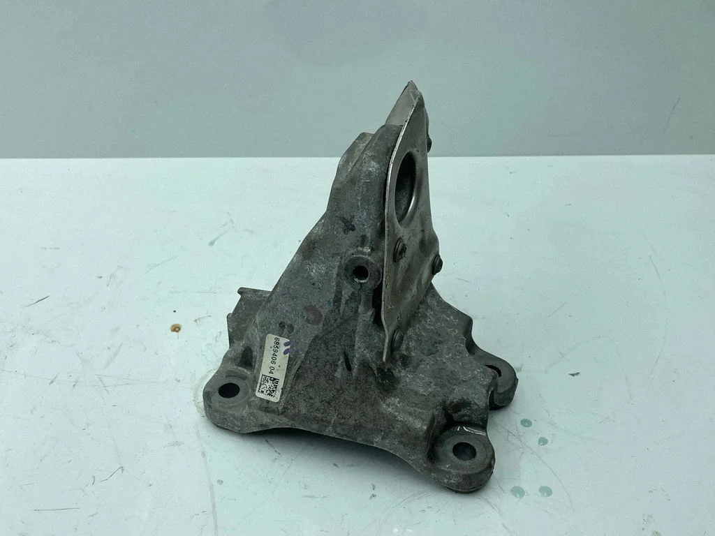 Engine mounting bracket 6859416