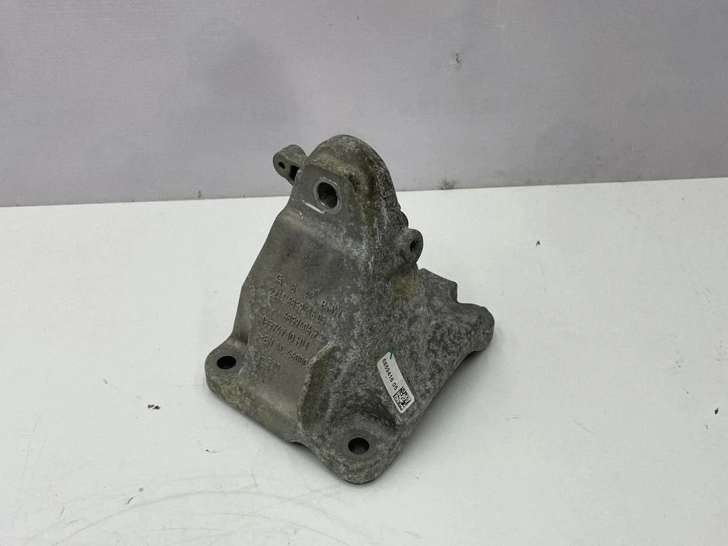 Engine mounting bracket – BMW 1 Series F20 F21 (2011-2019)