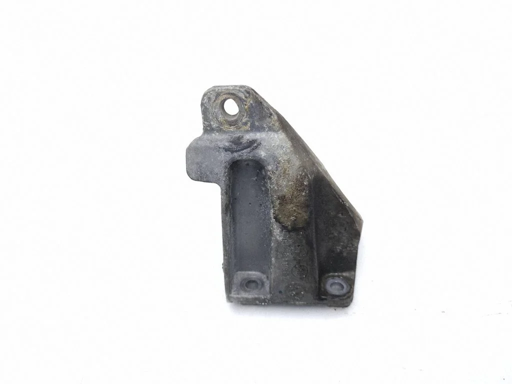 Engine mounting bracket – BMW 1 Series F20 F21 (2011-2019)