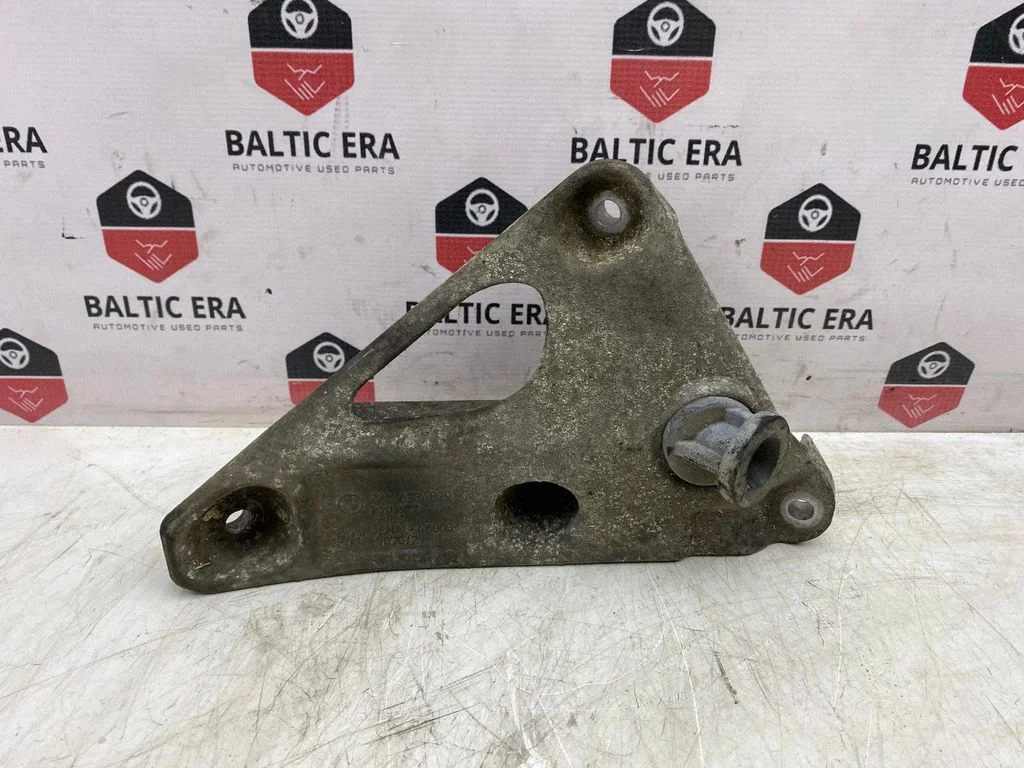 Engine mounting bracket – BMW 5 Series F10 F11 (2009-2016)