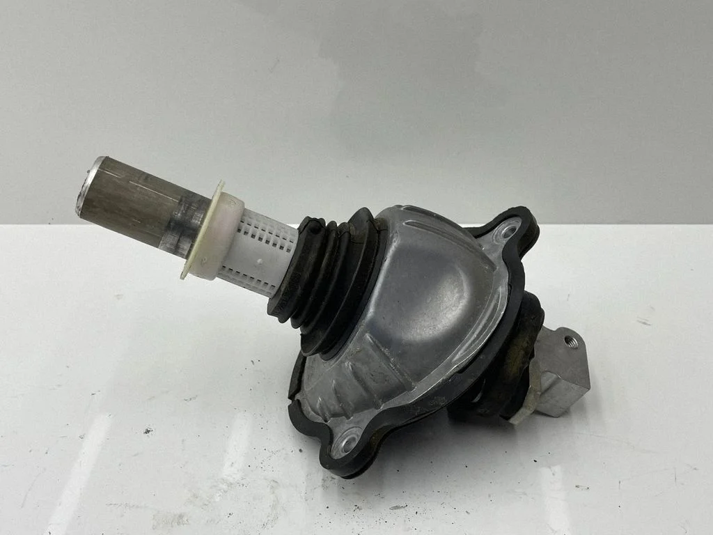 Steering column universal joint 686208305