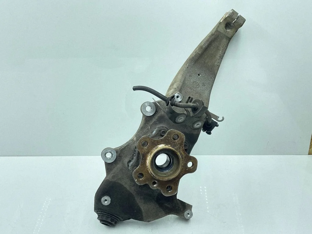 Front wheel hub