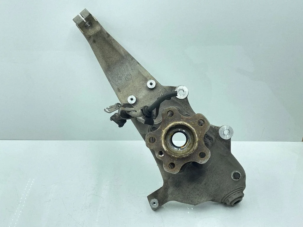 Front wheel hub