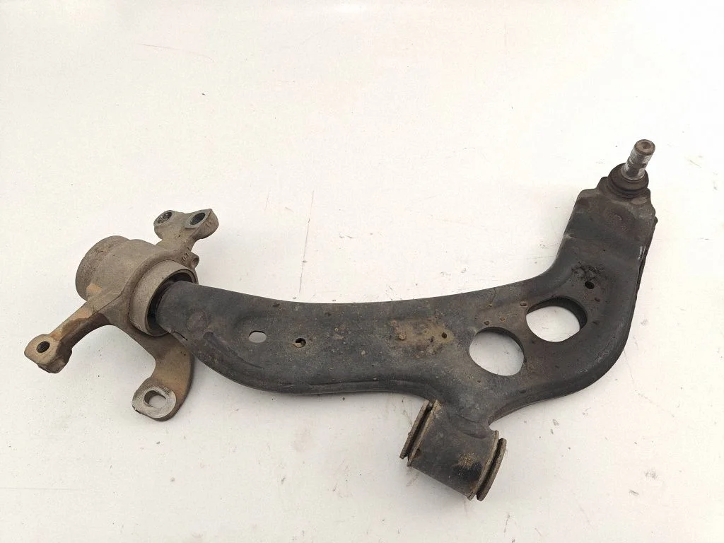 Front lower control arm/wishbone 6874341