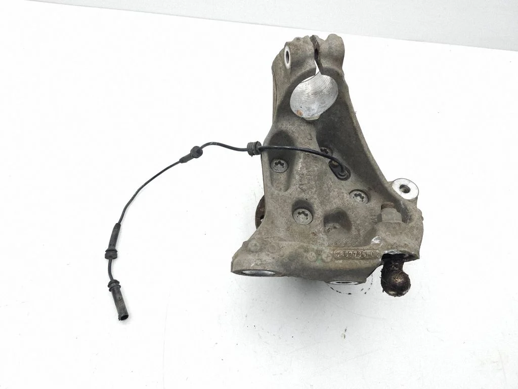 Front wheel hub 6867736