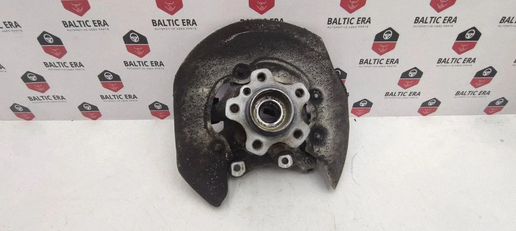 Rear wheel hub spindle/knuckle