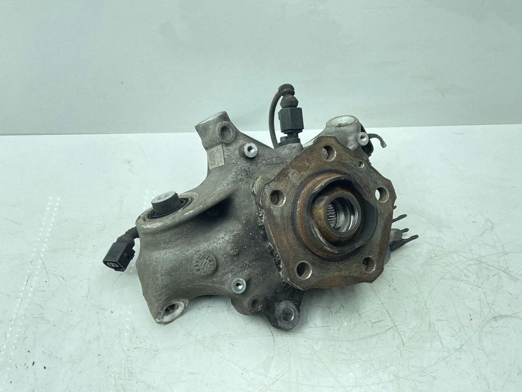 Rear wheel hub 8W0505460D