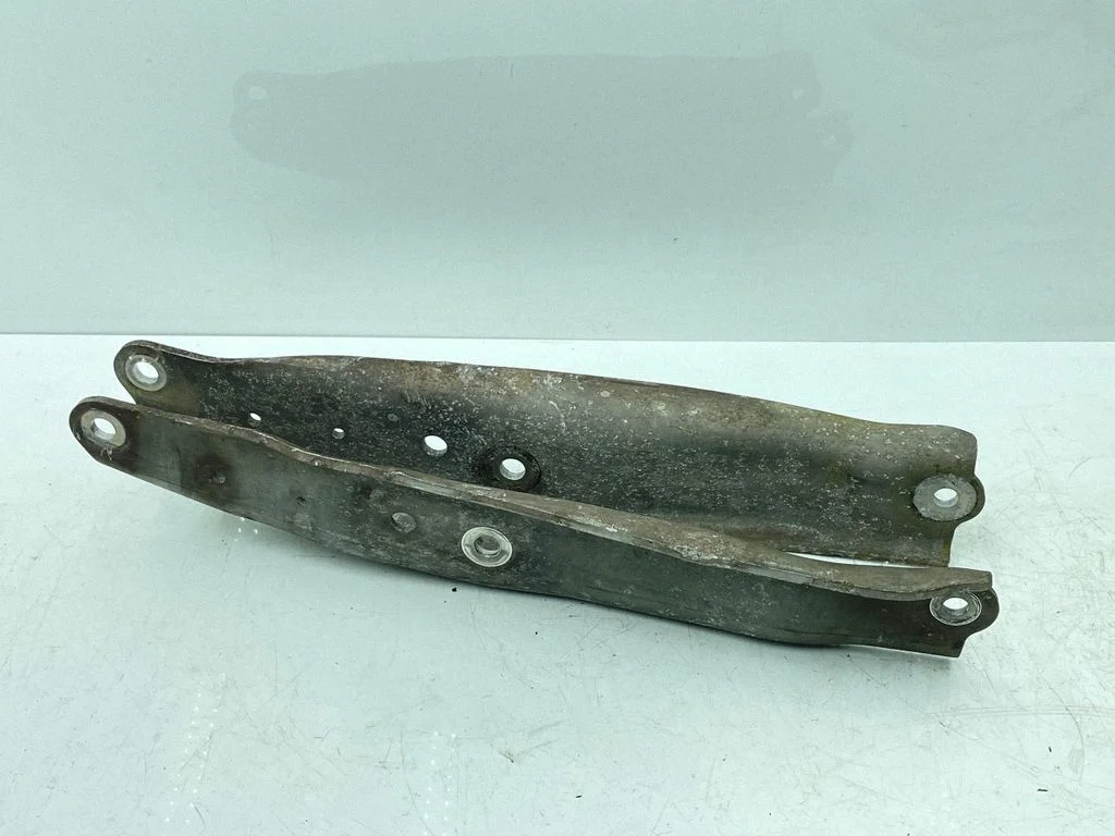 Rear upper control arm/wishbone