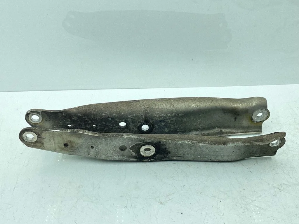 Rear upper control arm/wishbone