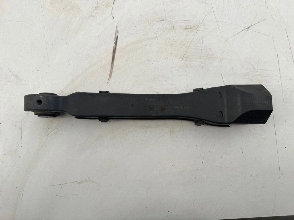 Tagumine ülemine õõtshoob A2183520000