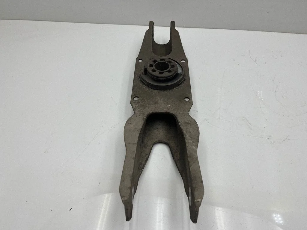 Rear upper control arm/wishbone