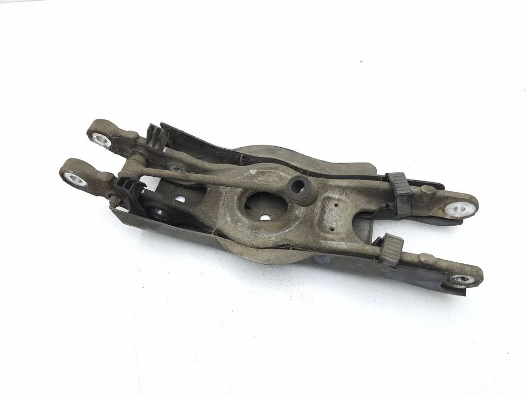 Tagumine ülemine õõtshoob A205330035