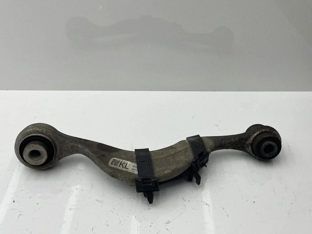 Tagumine ülemine õõtshoob – BMW 5-seeria G30 G31 G38 (2016-)
