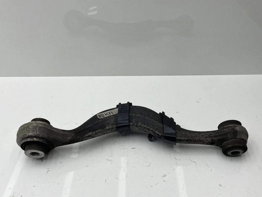 Tagumine ülemine õõtshoob – BMW 5-seeria G30 G31 G38 (2016-)