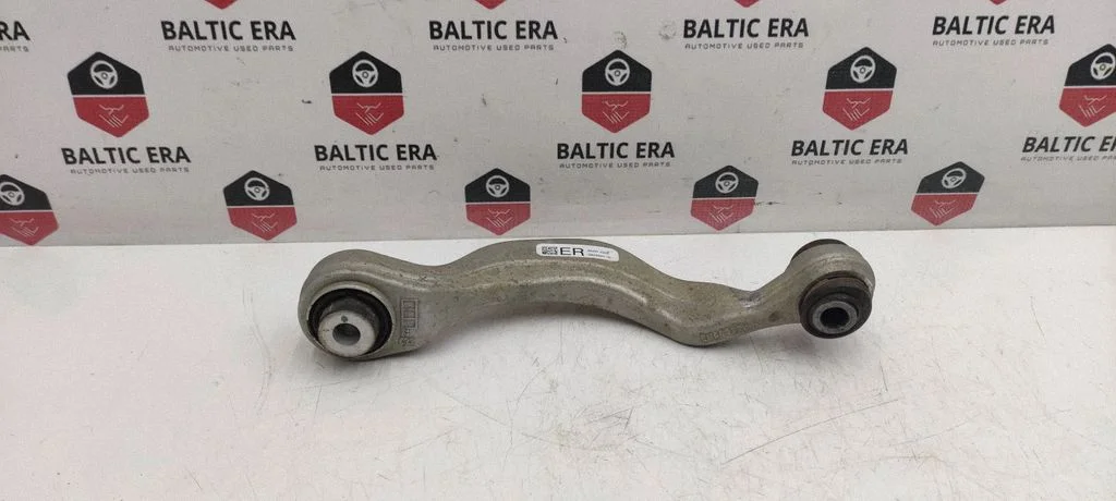 Tagumine ülemine õõtshoob – BMW i4 (2021-)