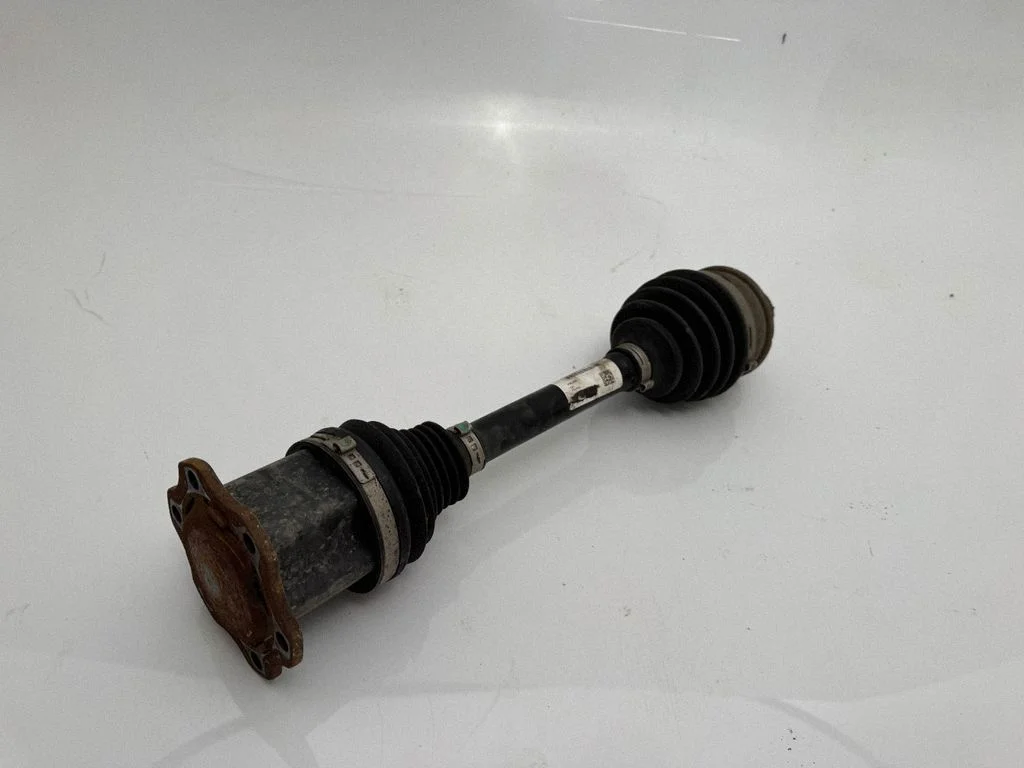 Priekšējā pusass 8W0407271G