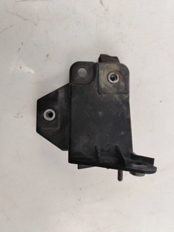 Esistange kinnitusklamber 106133200B