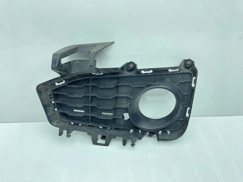 Front fog light trim/grill 8054550