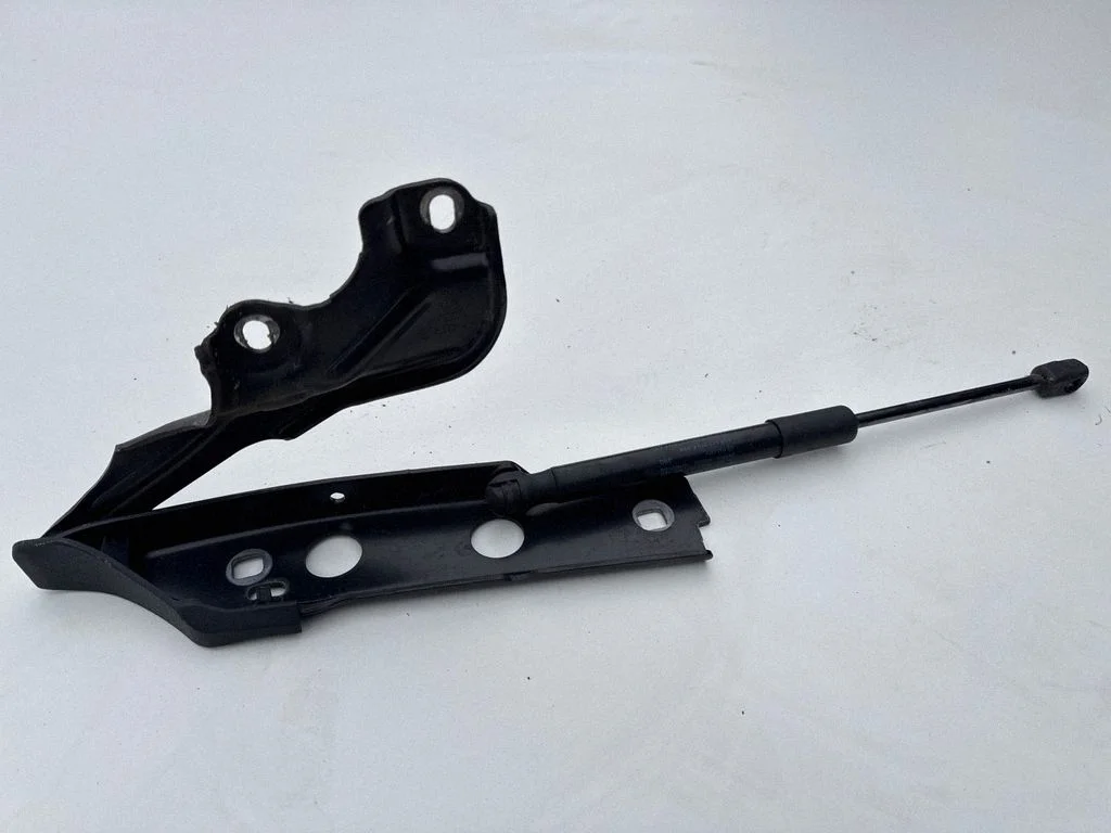 Engine bonnet/hood hinges 468823302