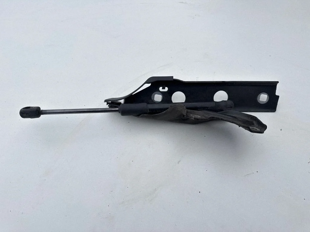 Engine bonnet/hood hinges 468823301