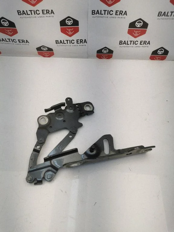 Engine bonnet/hood hinges – BMW 4 Series F32 F33 (2013-2020)