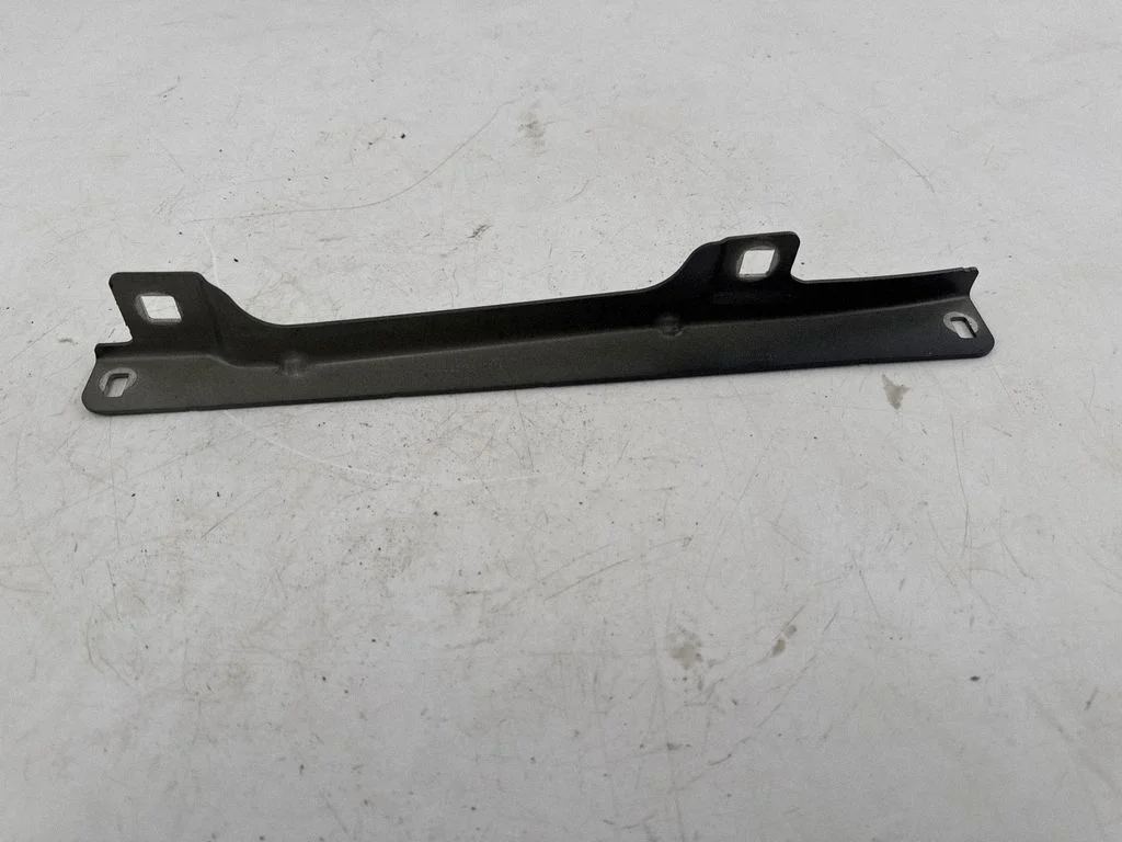 Poritiiva kinnitusklamber A2318870314